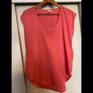 🎉5/$25🎉 FRENCHI pink T-Shirt